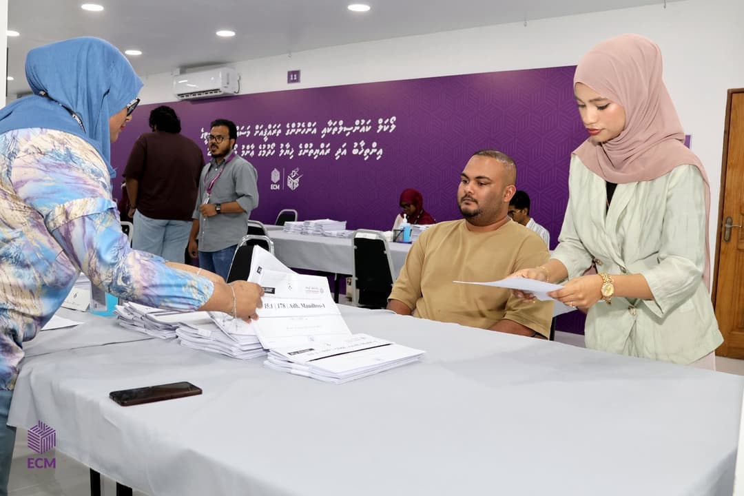ވޯޓަރސް ލިސްޓުގައި ސޮއިކުރިން ސޯޝަލް ސެންޓަރުގައި ފަށައިފި