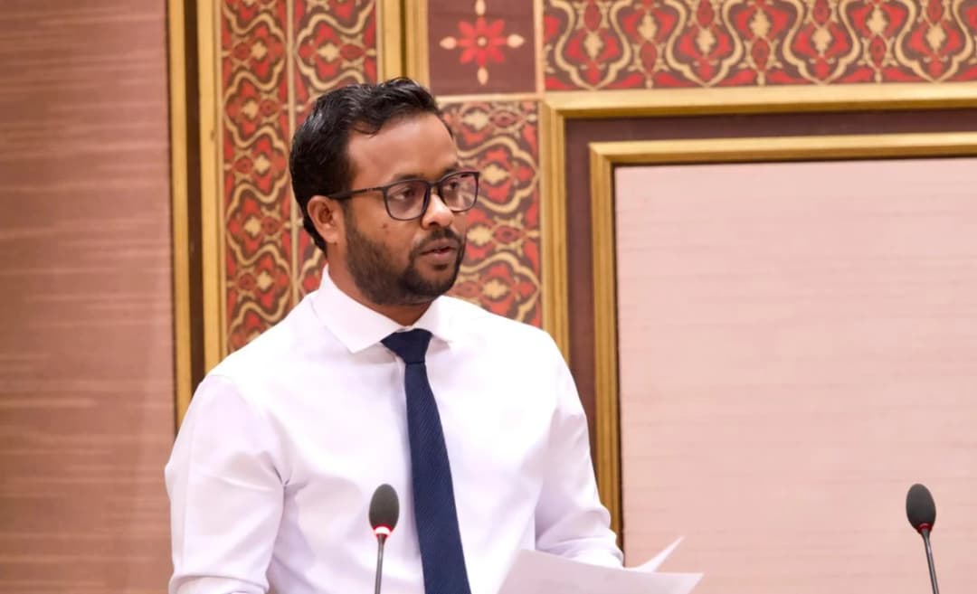 ރައްޔިޔުންނަށް ކަންކަން ކޮށްދެނީ ދޭ ވޯޓަށް ބަލައިގެންނޫން: މުއްތަލިބު