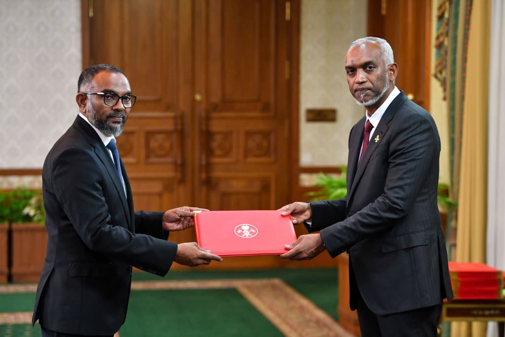 ރައީސް އޮފީހުގެ މިނިސްޓަރ އަލީ އާރިފް އިސްތިއުފާ ދެއްވައިފި