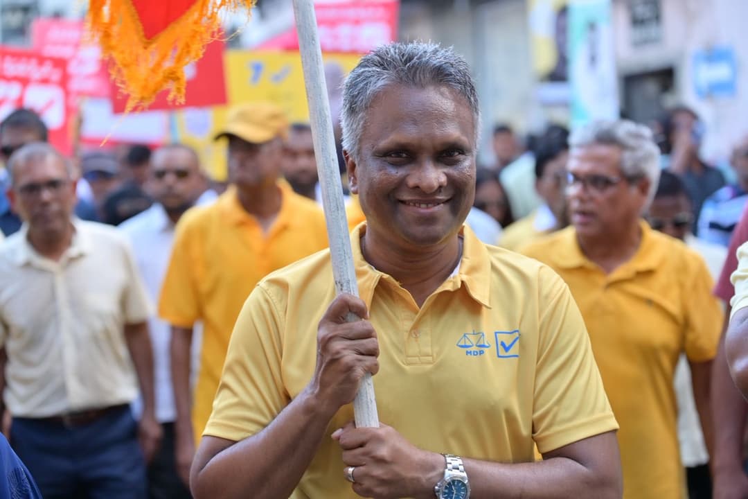 މިސަރުކާރުއައި ފަހުން ރައްޔިތުންނަށްވީ ފައިދާއެއްނެތް: ޢާޒިމް