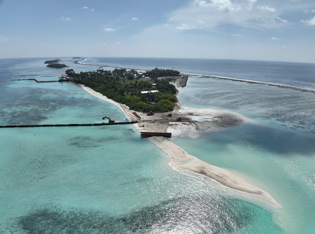 ގާދިއްފުށީ ބިންހައްކަން ފަށައިފި