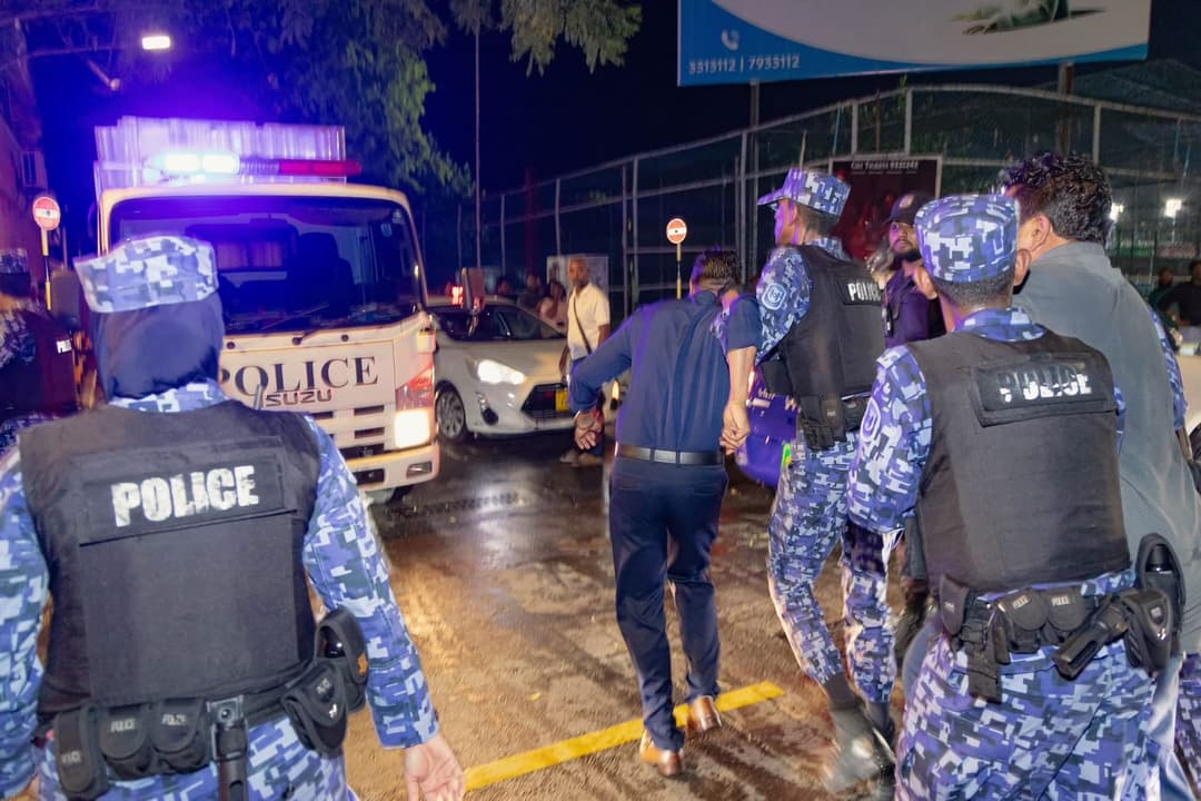 ފުލުހުންގެ ވާޖިބަށް ހުރަސްއެޅި ނުވަ މީހަކު ބަންދުކޮށްފި