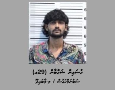 ޑޮކްޓަރަށް ދައްކަން ގެންދިޔަ ގައިދީއަކު ފިލުމުން ހޯދައި ކަރެކްޝަނާ ހަވާލުކޮށްފި