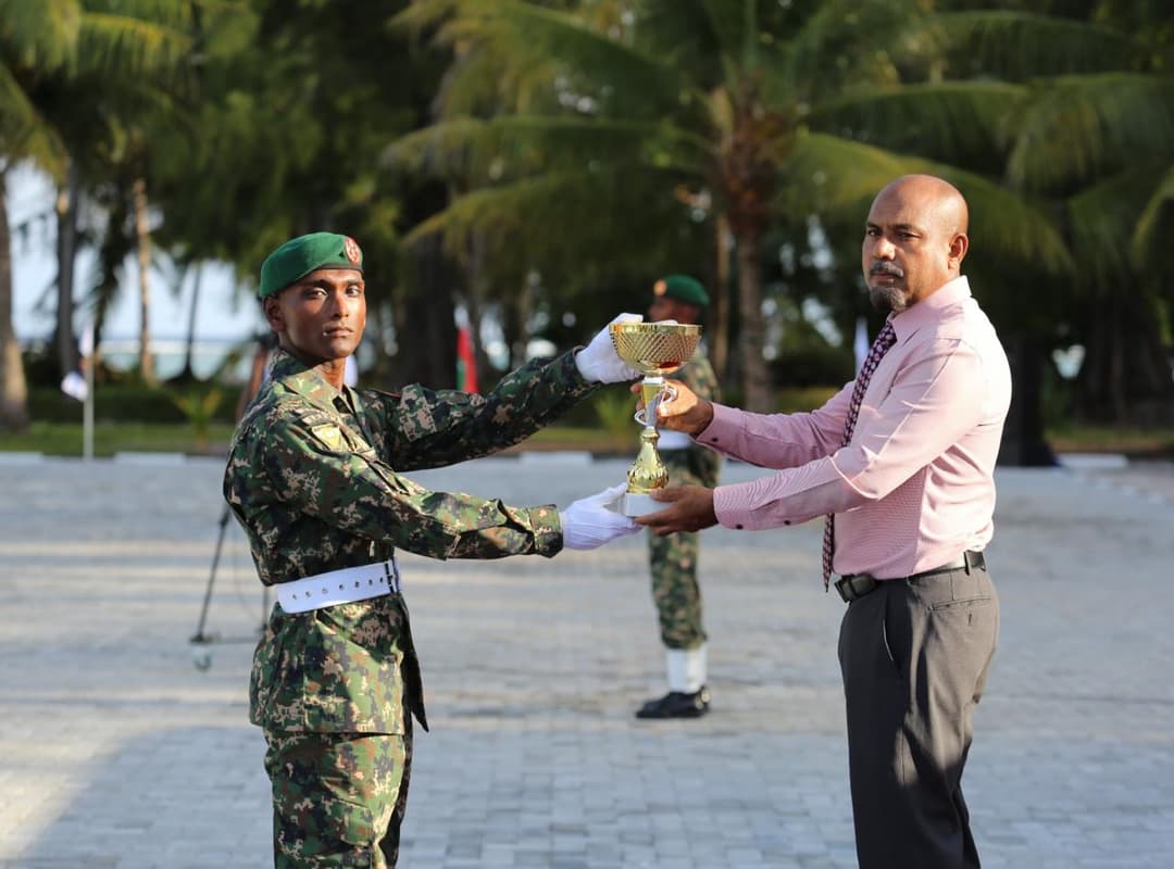 ވަތަނީ ޚިދުމަތުގެ ދަރިވަރުންނަށް ރައީސްގެ މަރުޙަބާ