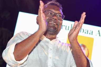 ސަރުކާރުން ދަނީ ރަސްބިސް އަޅާ ކުކުޅު ޤުރުބާން ކުރަމުން: ފައްޔާޒު