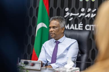 ރައްޔިތުންނާ ބައްދަލު ކުރުމަށް ބޭނުންވާ އޮފީސް ޖާގަވާނީ ކައުންސިލަރުންނަށް ހަމަޖައްސައިދީފައި: ޢާޒިމް