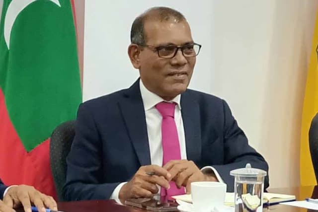މިނިވަންދުވަހުގެ ރަސްމީ ޖަލްސާގައި ރައީސް މުޢިއްޒު އެމްޑީޕީއަށް އަޅާލީ: ރައީސް ނަޝީދު 