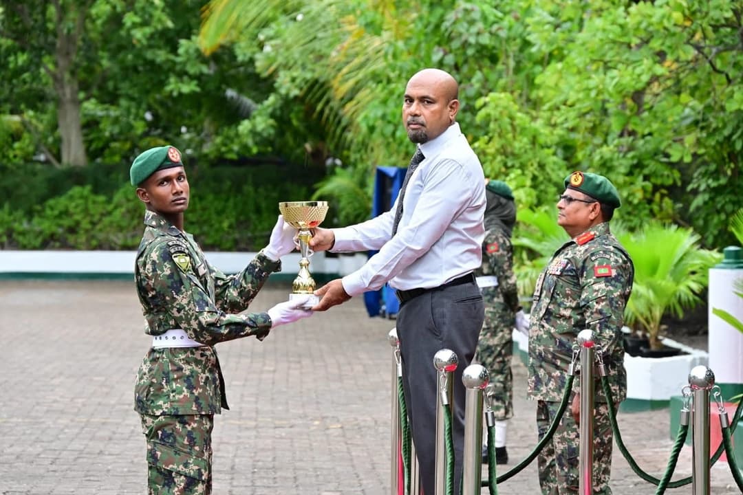 ސިފައިންގެ އަސާސީ ތަމްރީން ކޯހުގެ އެއްވަނަ ޕްރައިވެޓް މަހުދީ އަޙްމަދު ހޯދައިފި