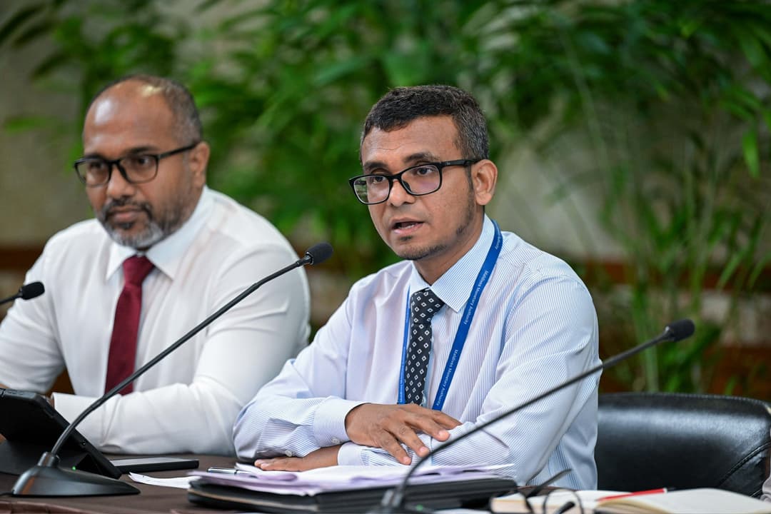 ފާއިތުވި ނުވަ މަސްތެރޭގައި ހަތްތަނަކުން 76 މިލިއަން ޑޮލަރު ވިއްކާފައިވޭ: އިޙްސާން