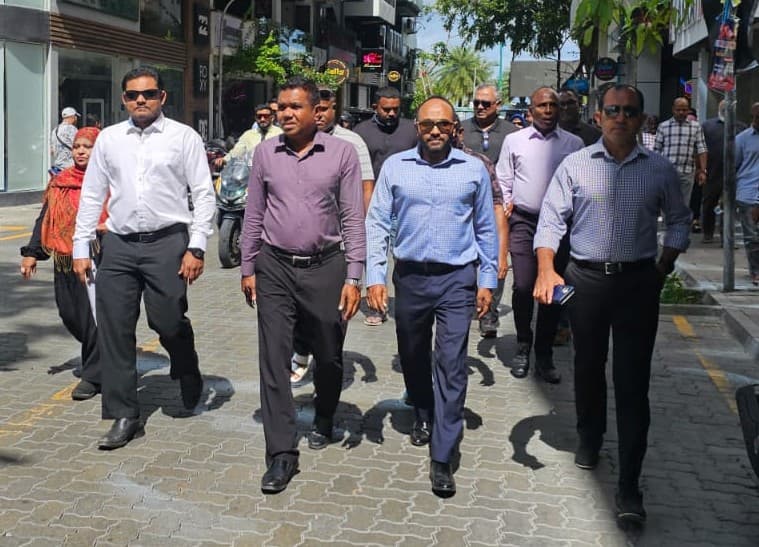 ޕީއެންއެފްގެ މެންބަރުންނަށް ނޭނގި އެހެން ޕާޓީތަކަށް ބަދަލުވާތީ އީސީގެ ރައީސާ ދެކޮޅަށް މައްސަލަ ހުށަހަޅައިފި