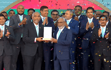 ޕީއެންސީގެ ރިޔާސީ ޓިކެޓު ރައީސް ޑރ. މުޢިއްޒަށް އަރުވައިފި