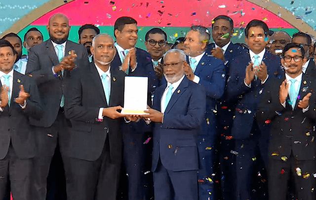 ޕީއެންސީގެ ރިޔާސީ ޓިކެޓު ރައީސް ޑރ. މުޢިއްޒަށް އަރުވައިފި