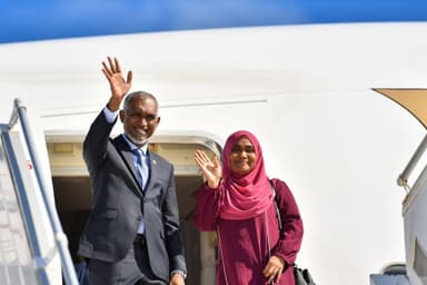 ރައީސްގެ ދެކަނބަލުން ސިންގަޕޫރަށް ފުރާވަޑައިގެންފި
