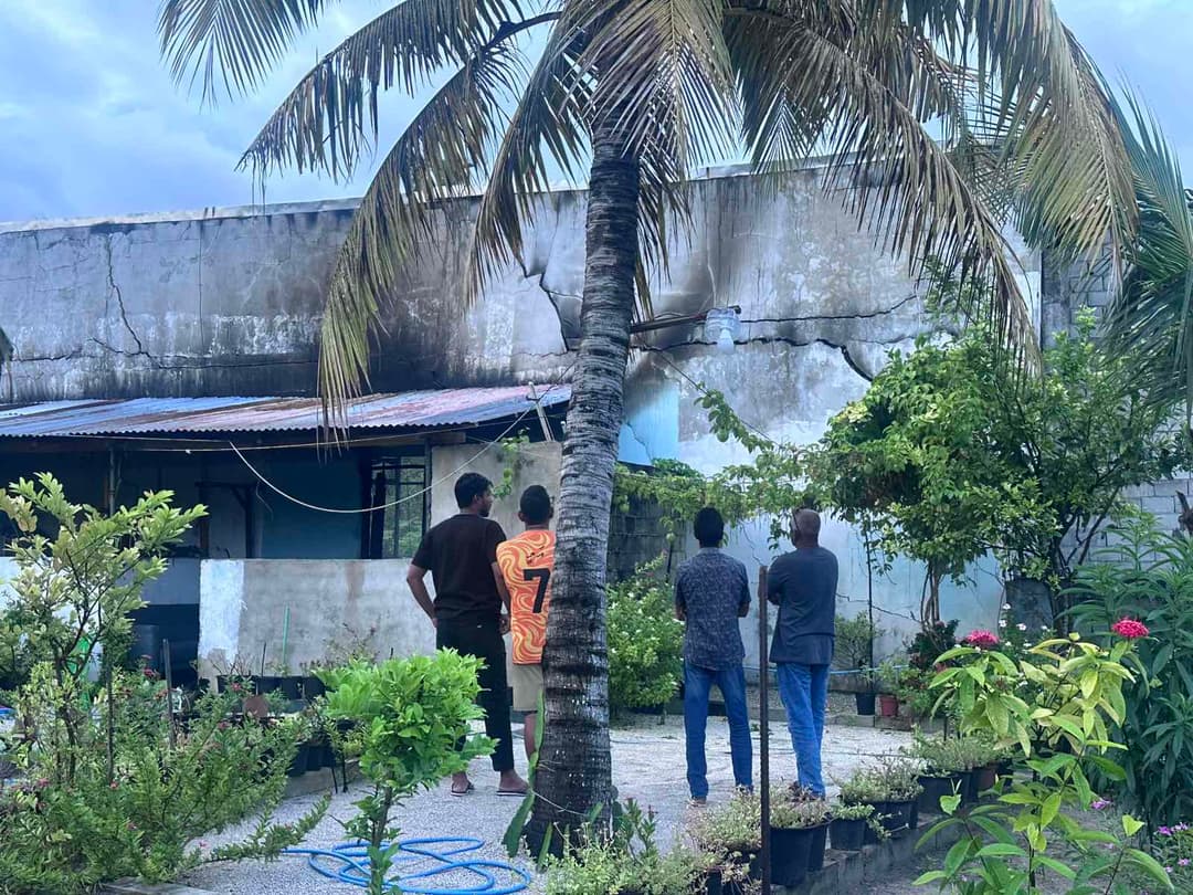 ފަރެސްމާތޮޑާ ގެއެއްގައި ރޯވެ ބޭނުން ނުކުރެވޭ ވަރަށް އަނދައިފި