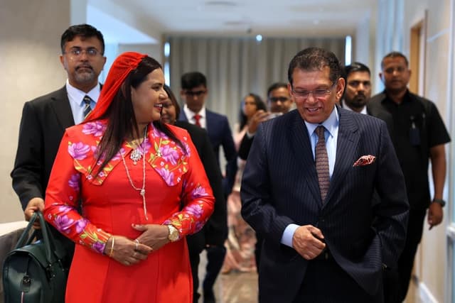 މިނިވަންދުވަހުގެ ރަސްމިޔާތަށް ބަނގްލަދޭޝްގެ ޚާރިޖީ ވަޒީރު ރާއްޖެ ވަޑައިގެންފި
