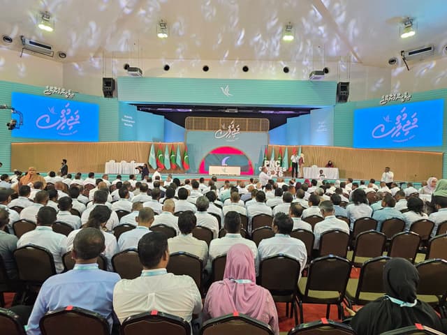 ހާހަކަށްވުރެ ގިނަ މަންދޫބުންނާއެކު ޕީއެންސީގެ ކޮންގްރެސް ފަށައިފި