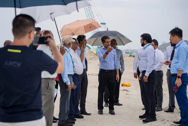 މާލޭ ވިޔަފާރި ބަނދަރު ތިލަފުށްޓަށް ބަދަލުކުރުމުގެ މަސައްކަތް މިނިސްޓަރ ސަޢީދު ބައްލަވާލައްވައިފި