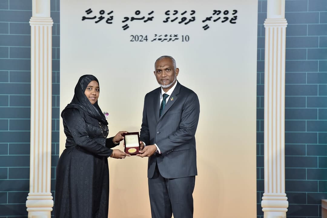 ޖުމްހޫރީ ދުވަހުގެ ރަސްމީ ޖަލްސާ، އޮންނާނީ ނޮވެންބަރު ނަވާރާގައި