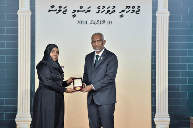 ޖުމްހޫރީ ދުވަހުގެ ރަސްމީ ޖަލްސާ، އޮންނާނީ ނޮވެންބަރު ނަވާރާގައި