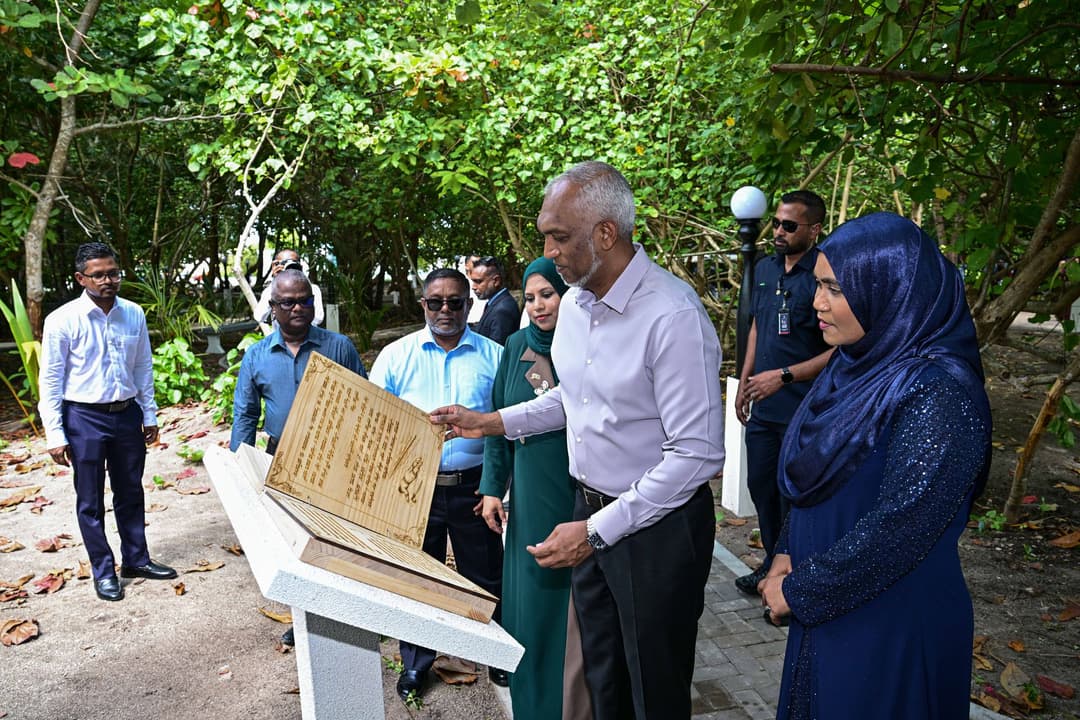 އުތީމު ކަނދުވަލު މިސްކިތް ސަރަހައްދުގައި ތަރައްޤީކޮށްފައިވާ ތާރީޚީ "ވާހަކަ ވައު" ރައީސް ހުޅުވައިދެއްވައިފި