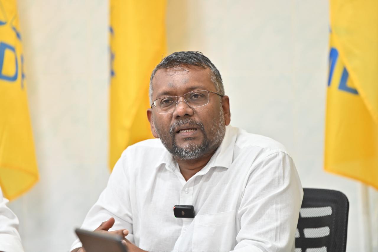 ވޯޓުފޮށީގައި ބަނޑުއެޅޭނޭ ދުވަހެއް މިރާއްޖެއަކު  ދެން ނާންނާނެ: ފައްޔާޒު