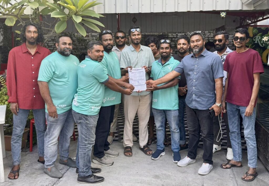 ޕީއެންސީއަށް މެންބަރުން އިތުރު ކުރުމަށް އެޕާޓީން ކުރިއަށްގެންދިޔަ ހަރަކާތެއް/ފޮޓޯ:ޕީއެންސީ