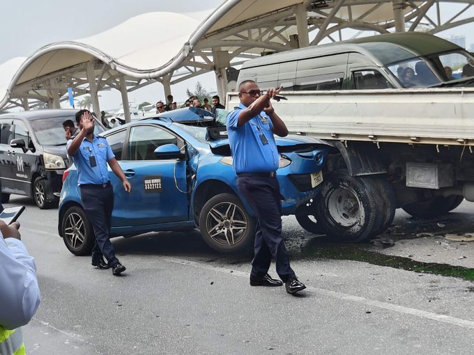 ވެލާނާ އިންޓަރނޭޝަނަލް އެއަރޕޯޓްގައި ހިނގި އެކްސިޑެންޓް/ ފައިލް ފޮޓޯ ފޮޓޯ އެއަރޕޯޓްސް ކޮމްޕެނީ