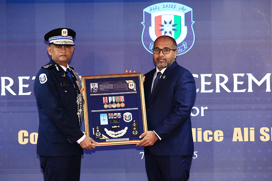 ސީޕީ ޝުޖާޢު ޝަރަފުވެރިކަމާއެކު ރިޓަޔަރ ކުރެއްވުމުގެ ރަސްމިއްޔާތު: ފޮޓޯ ޕޮލިސް