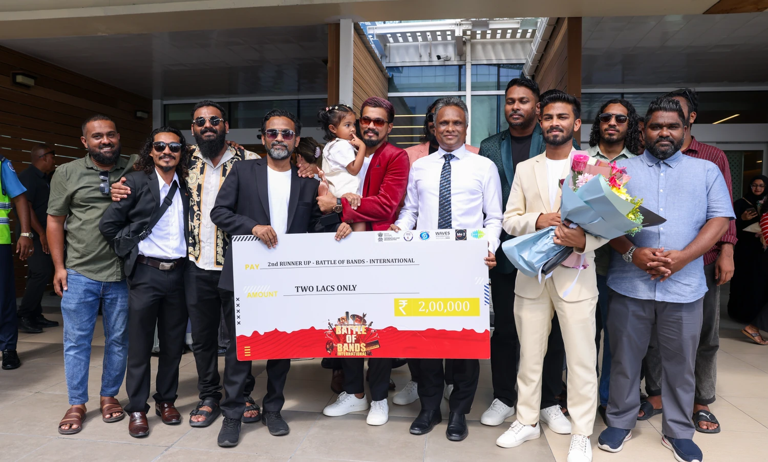 "ޓޫ އޮފް އަސް" އަށް ތިންވަނަ، މޭޔަރު އާޒިމްގެ ހޫނު މަރުހަބާއެއް