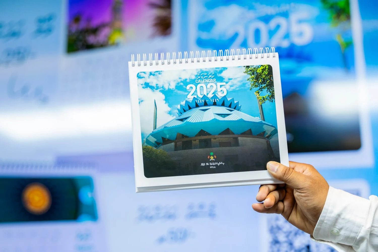 ކަލަންޑަރުގައި ހިމެނުމަށް ބޭނުންވާ ފޮޓޯ ހޯދުމަށް މުބާރާތެއް ބާއްވަނީ