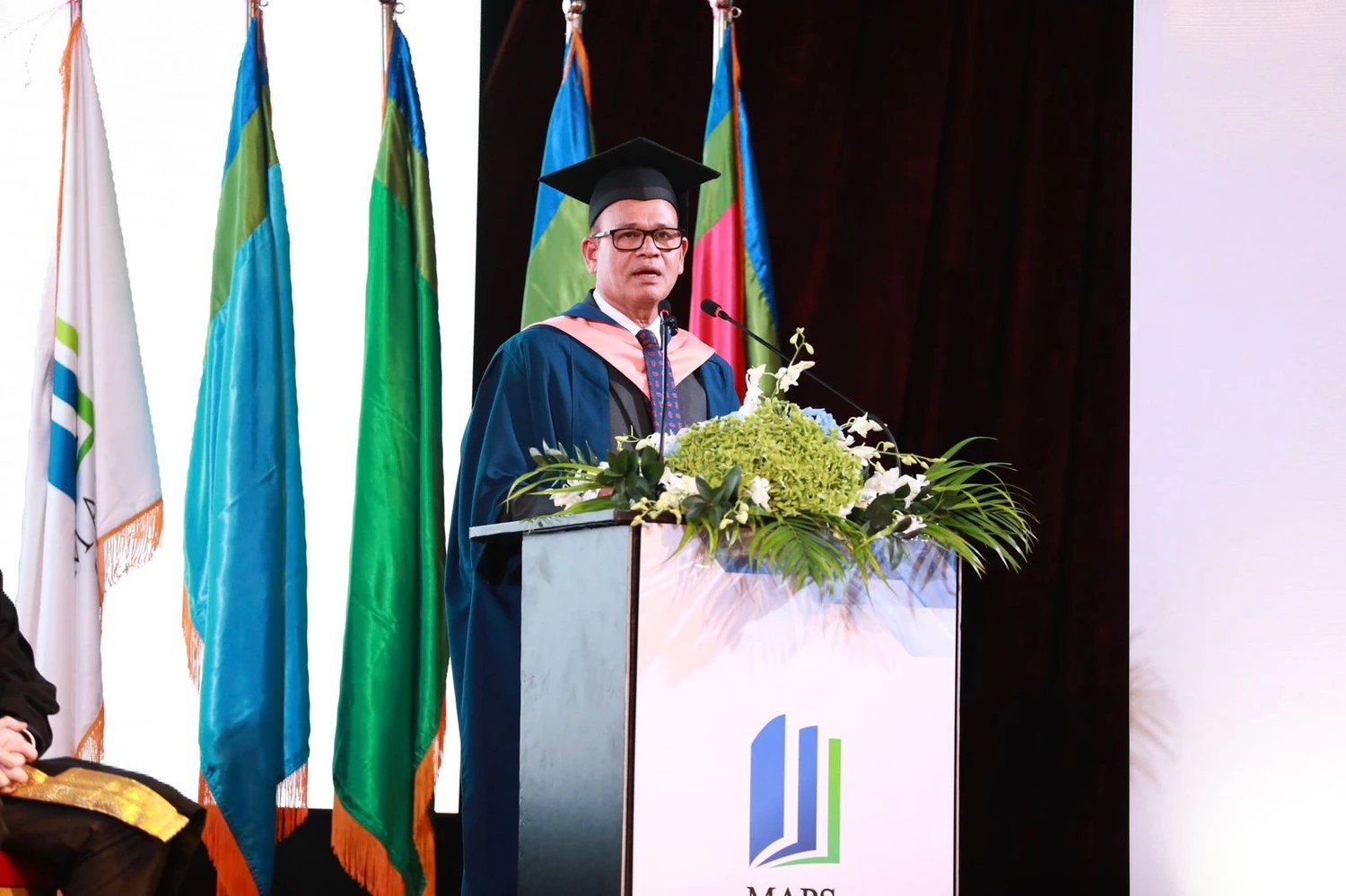 އުނގެނުމަކީ ބުރަ މަސައްކަތެއް: އާދަމް ޝަރީފް