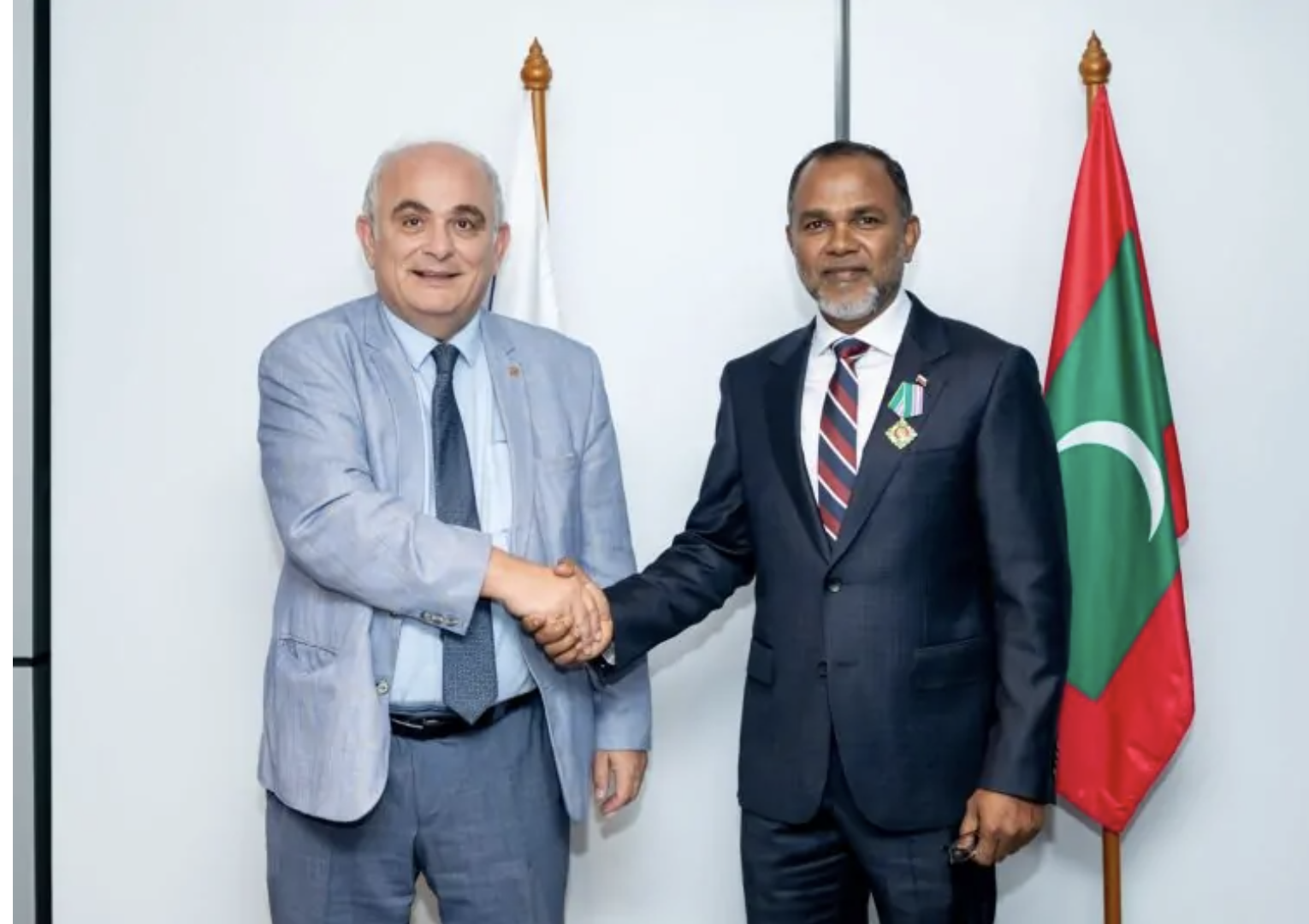 ރަޝިޔާގެ ޚާރިޖީ ވަޒީރު ދެއްވާ ޚާއްސަ މެޑަލް އަލީ ފައުޒީއަށް