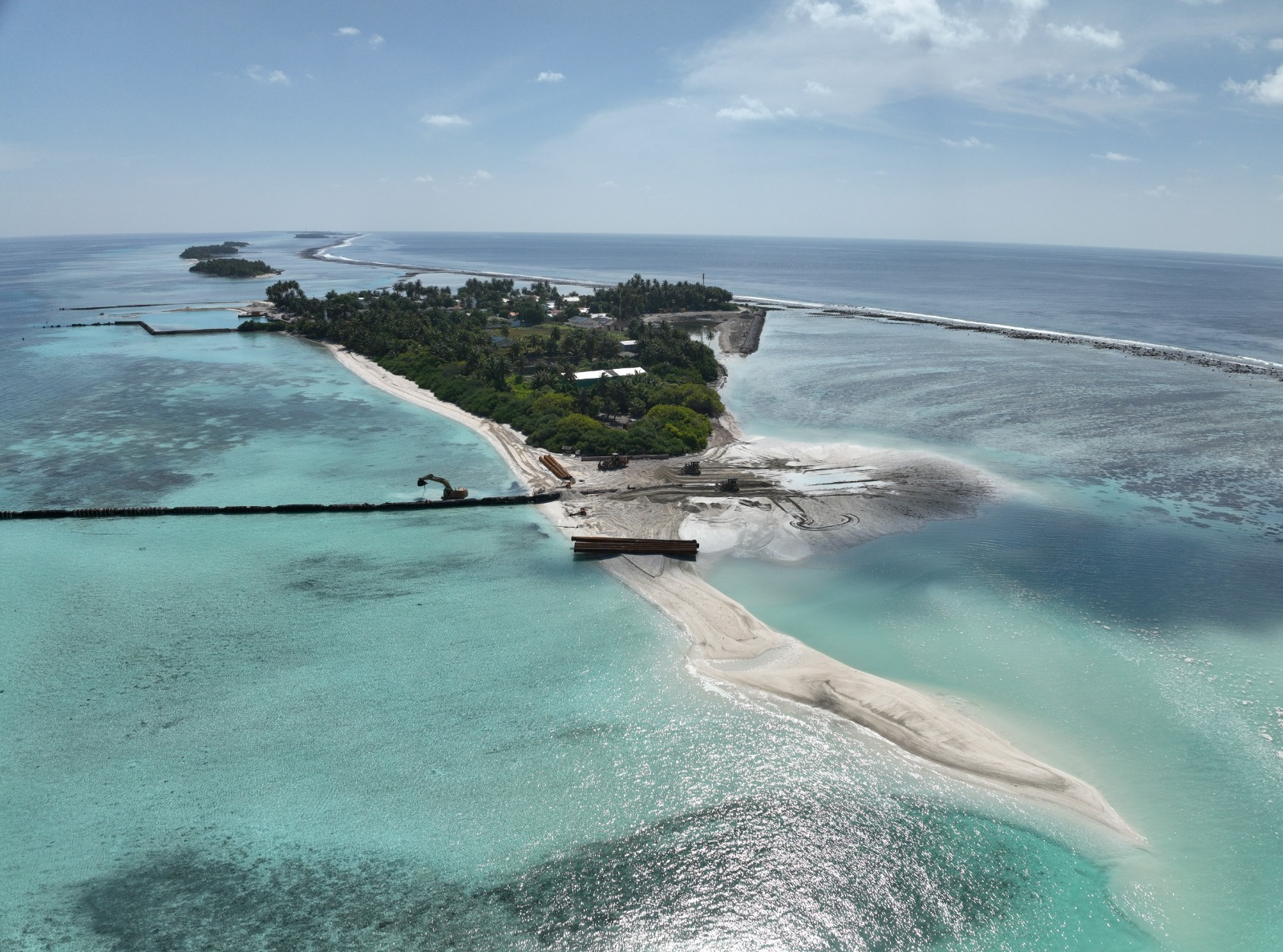 ގާދިއްފުށީ ބިންހައްކަން ފަށައިފި