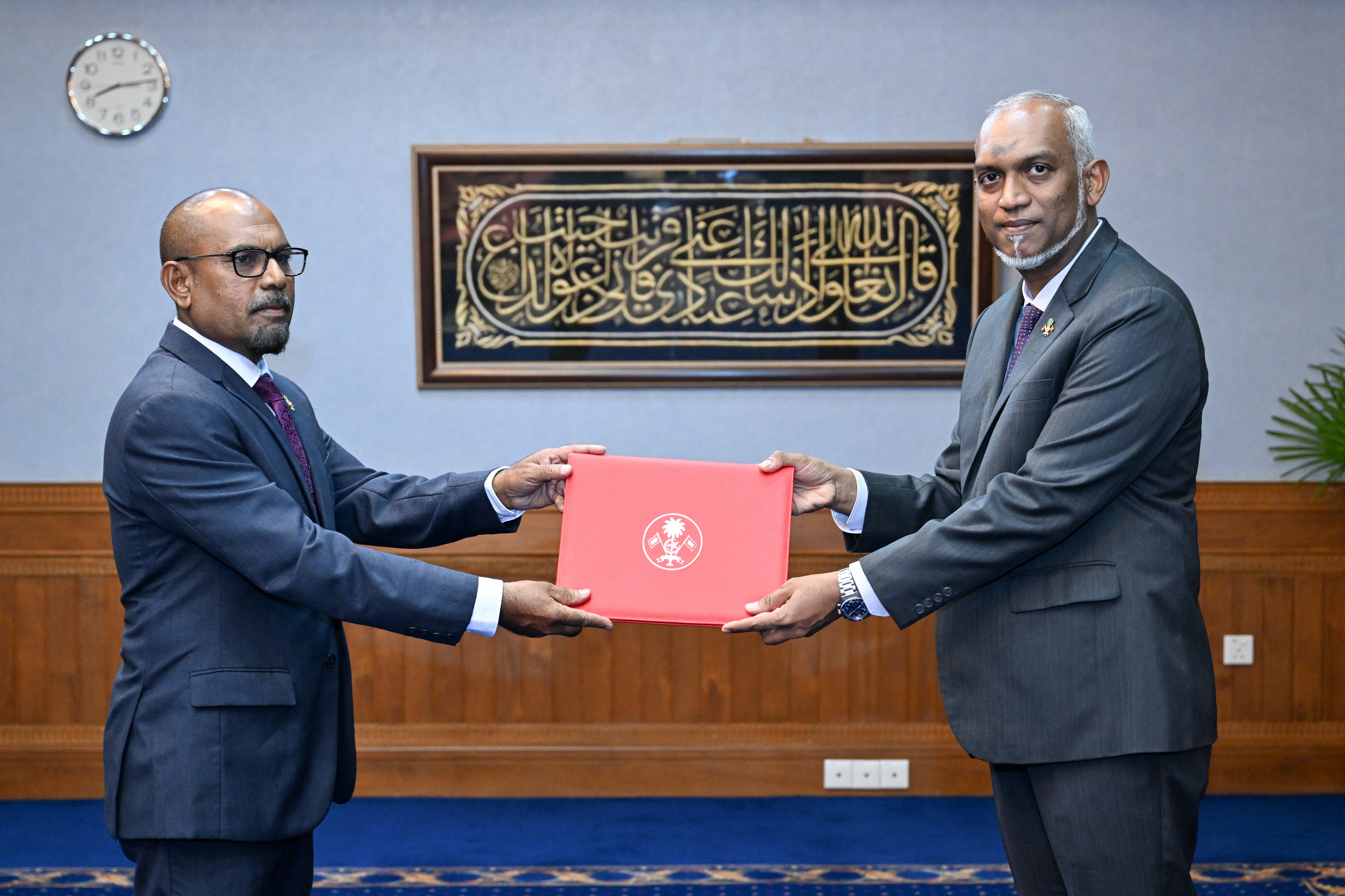 ޑިފެންސް މިނިސްޓަރަކަށް ޙަސަން ރަޝީދު އައްޔަން ކުރައްވައިފި