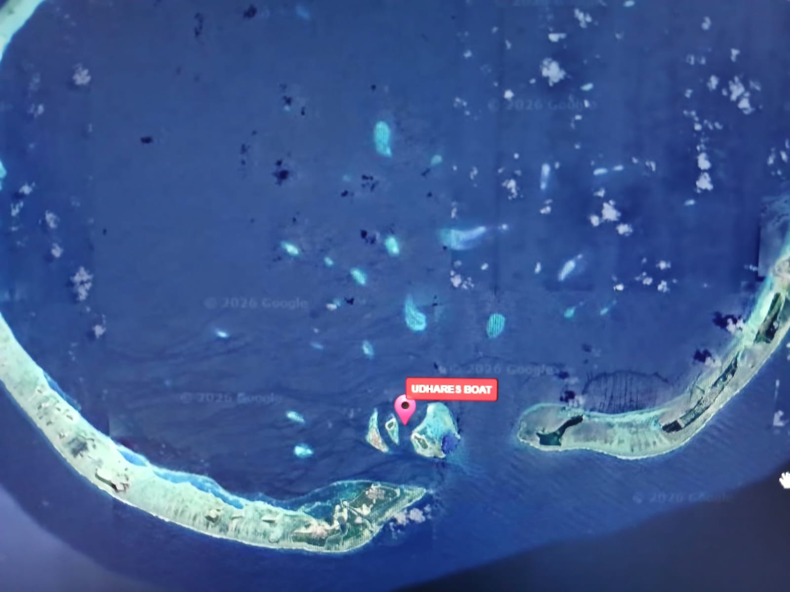 އުދަރެސްބޯޓު ފަރަކަށް އަރައިފި، އެކަކު ގެއްލިގެން ހޯދަންފަށައިފި